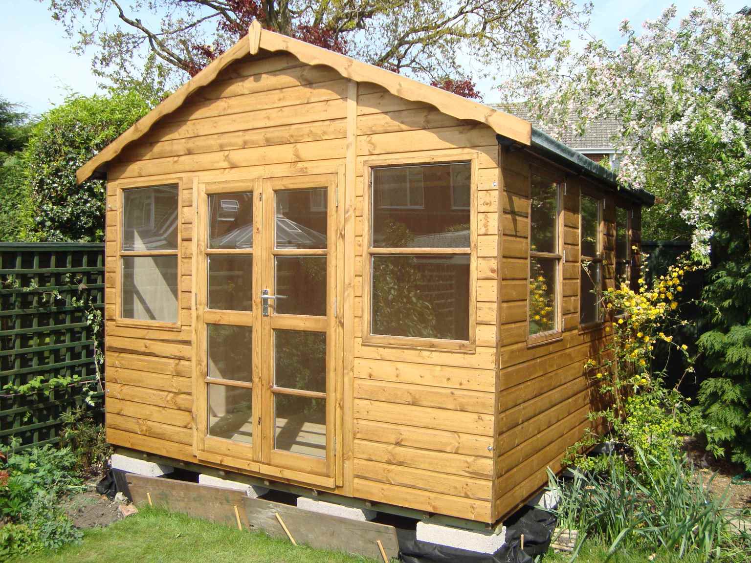 MB Garden Buildings, summer houses, play houses, garden sheds, bespoke